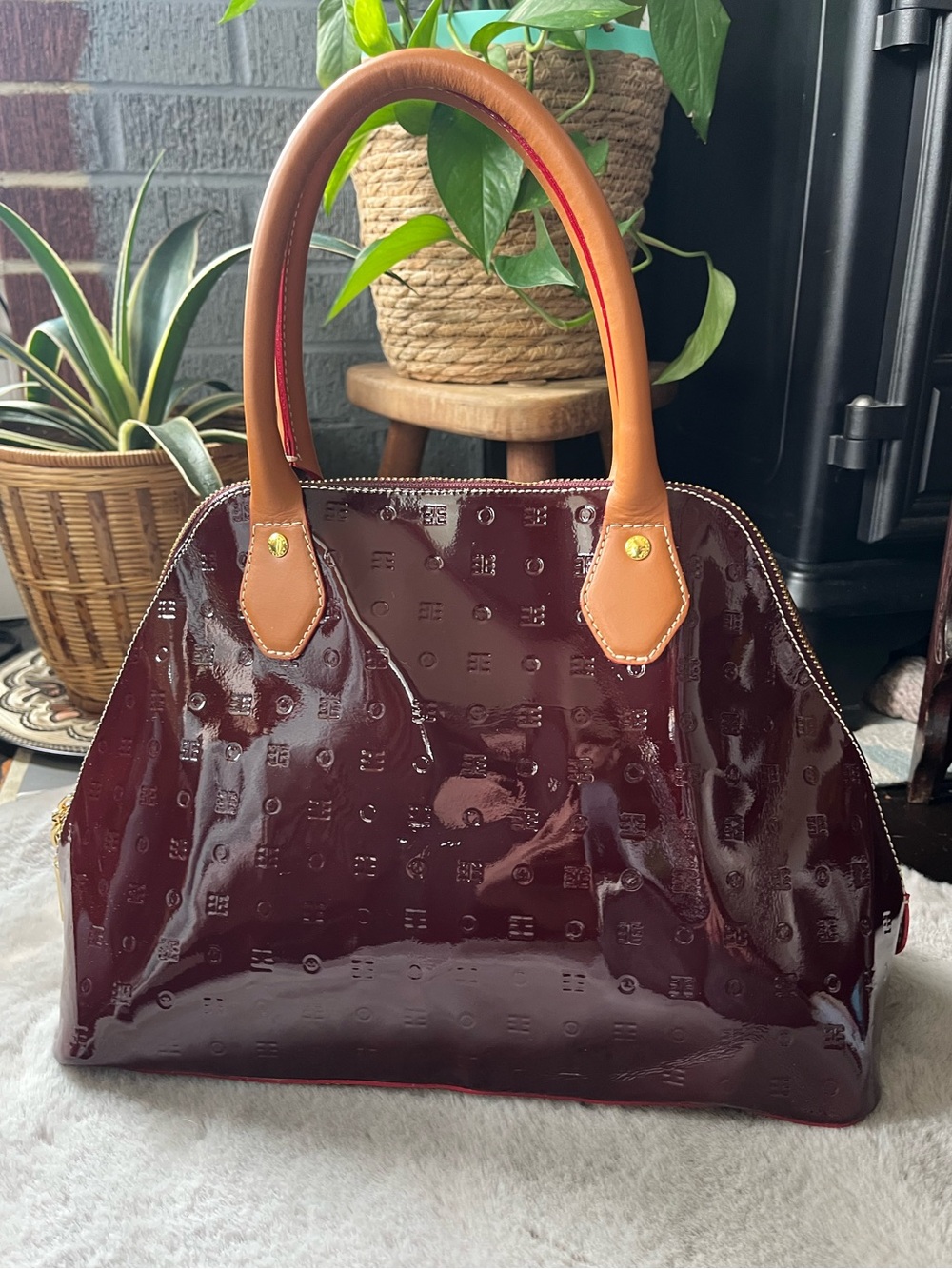 New Arcadia Top Handle Patent Leather Bag Red Italy Doctors Clamshell Dome Gloss